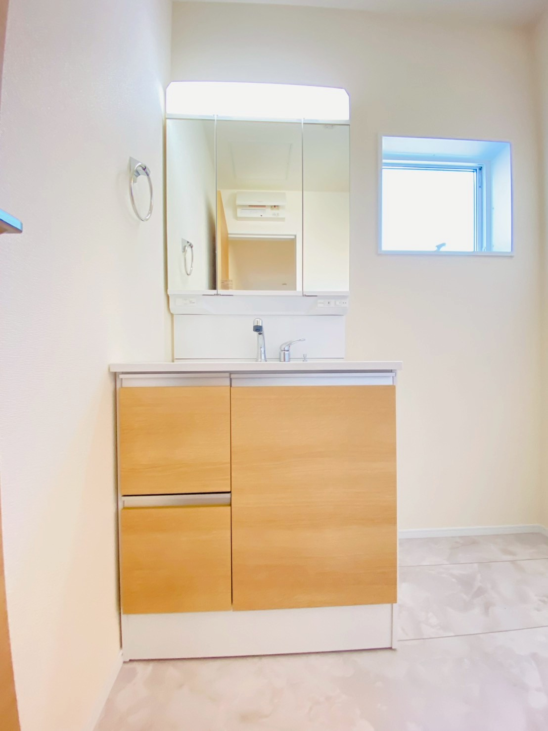 リーブルガーデン／菊陽町原水第三／２号棟の独立洗面台