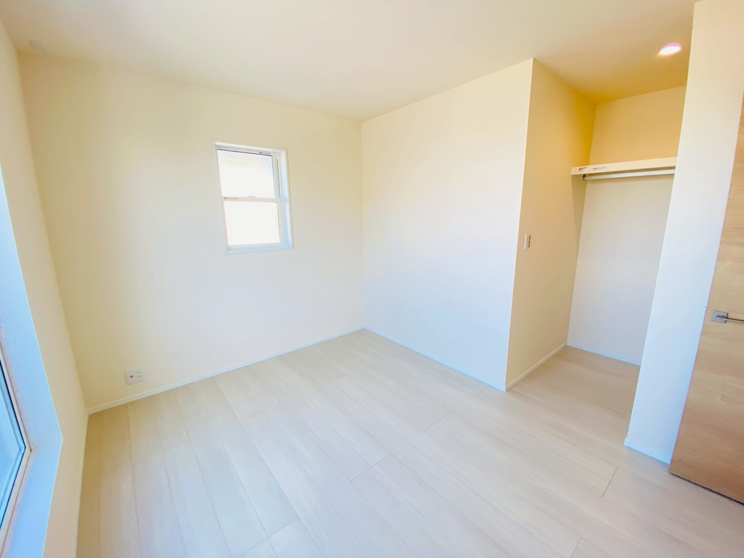 リーブルガーデン／菊陽町原水第三／２号棟の洋室