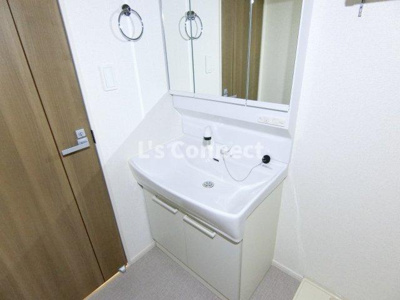 【洗面所】 | セブンヒルズⅥ | 朝の支度もスムーズな独立洗面台。