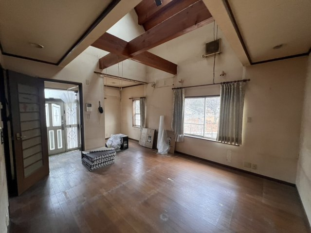 佐野市中古戸建、自然豊かでゴルフ場も近い♪　の居間・リビング|
