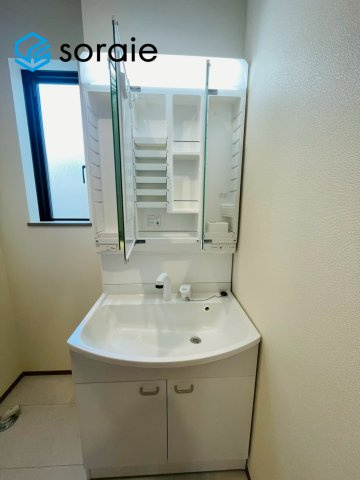 ハートフルタウン所沢市中新井３丁目　新築戸建　全２棟の独立洗面台|4/20撮影