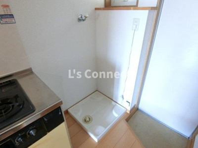 【設備】 | シオンコート | 室内洗濯機置き場には排水パン付き。