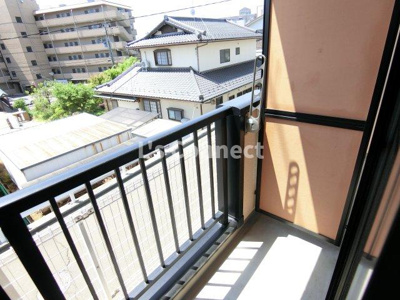 【バルコニー】 | シオンコート | 晴れた日には洗濯物もたくさん干せます。