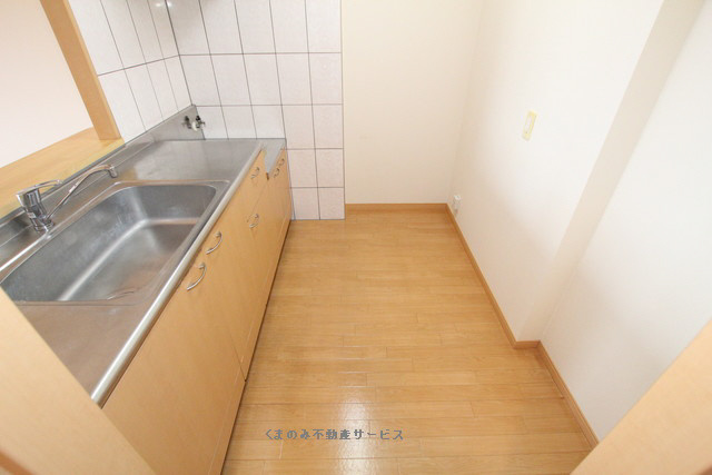 【キッチン】 | ル・プランタンⅡ | コンパクトなキッチンで掃除もラクラク
ル・プランタンⅡ　205号室　2022/5/23