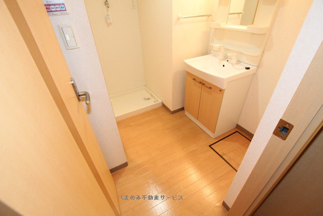 【洗面所】 | ル・プランタンⅡ | 明るい洗面所です
ル・プランタンⅡ　205号室　2022/5/23