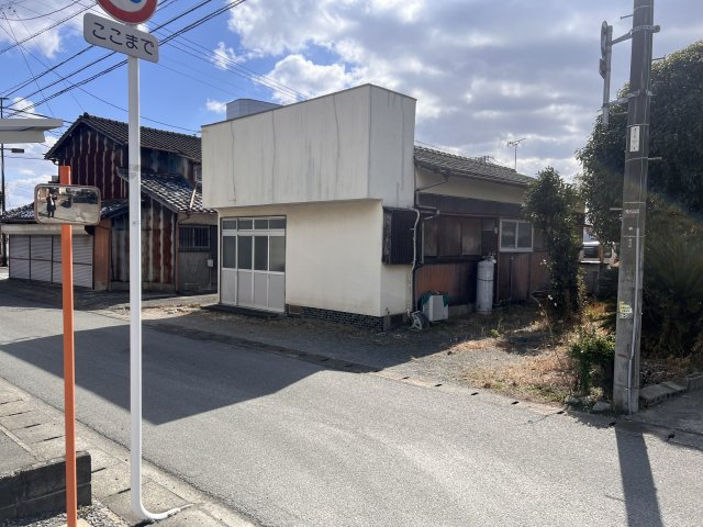 小郡市小郡　売り土地の前面道路含む現地写真