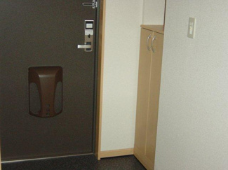 【玄関】 | オアシスコート古沢 | 玄関