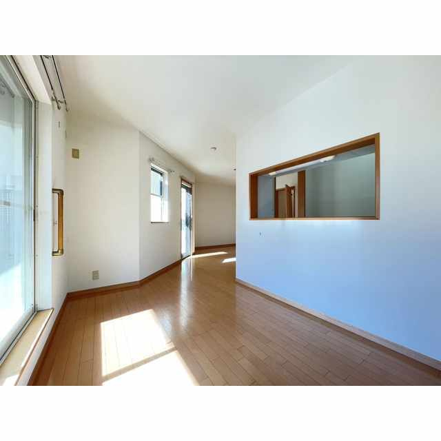 セレーノの居間・リビング|反転