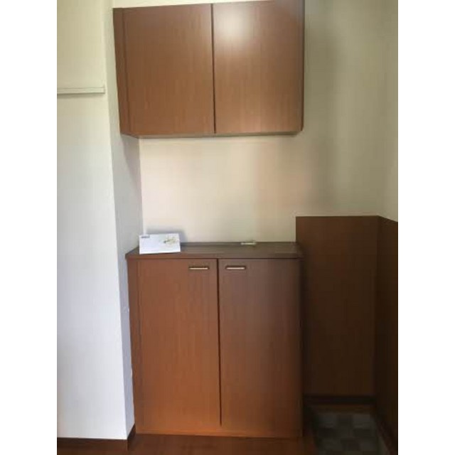 岐阜市鏡島西２丁目のアパートの玄関