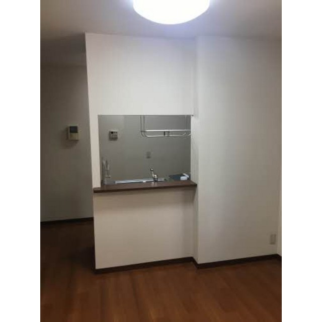 岐阜市鏡島西２丁目のアパートのキッチン