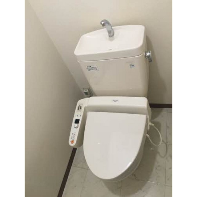 岐阜市鏡島西２丁目のアパートのトイレ