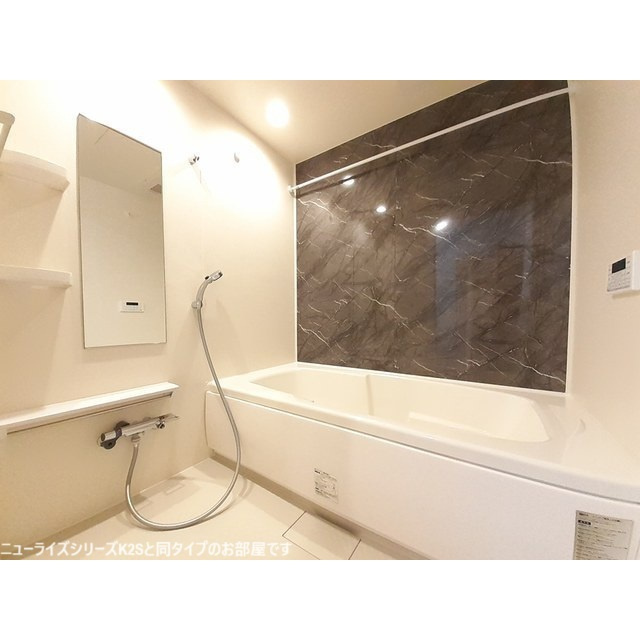 各務原市那加新田町１丁目のアパートの浴室