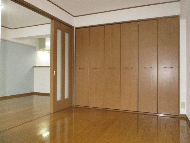 笑光マンションの寝室