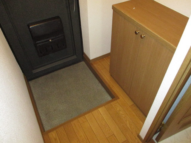 笑光マンションの玄関