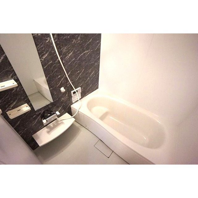 岐阜市領下のアパートの浴室