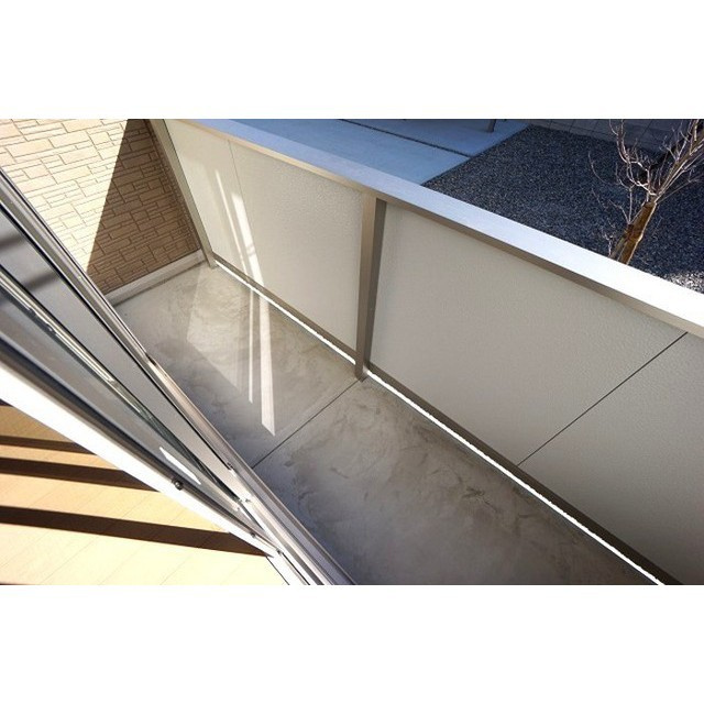 岐阜市領下のアパートのバルコニー