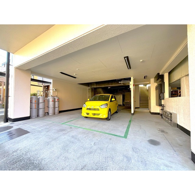 岐阜市早田大通１丁目の店舗一部の駐車場