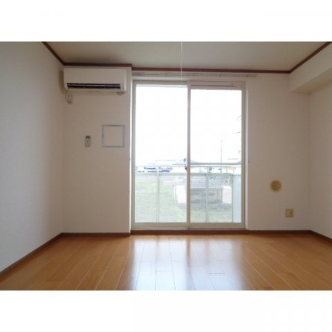 グリーンハウス東中島の居間・リビング