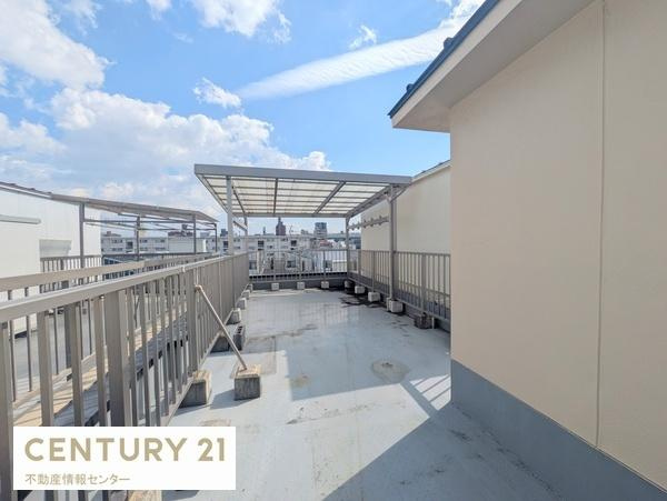 【その他】 | 田中１丁目　中古戸建 | 屋根付きのルーフバルコニーは眺望・陽当り良好です！
水栓とコンセントがあるのもうれしいポイント！