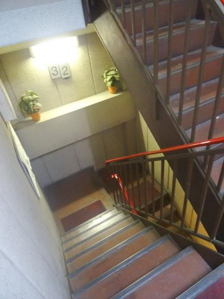 マンション雅のエントランス|★共用階段★