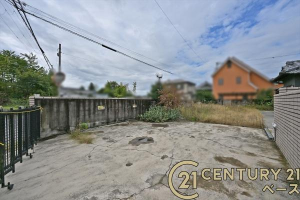 北葛城郡河合町川合　一戸建の駐車場|■現地撮影写真■広々とした駐車スペースを完備！