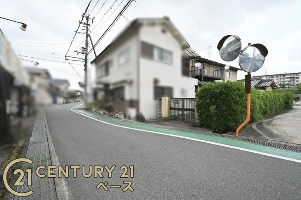 北葛城郡上牧町下牧２丁目の売地の前面道路含む現地写真