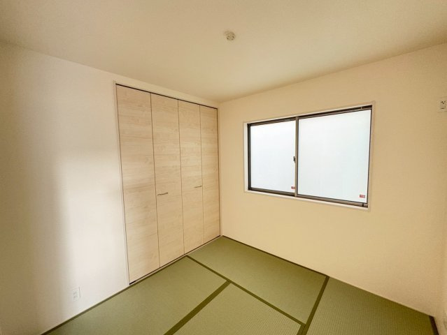 ■■八重瀬町伊覇第２－２号棟（全３棟）の和室|日本らしい落ち着いた雰囲気の和室です