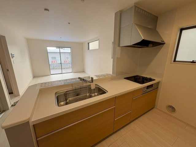 ■■八重瀬町伊覇第２－２号棟（全３棟）のキッチン|キッチンです