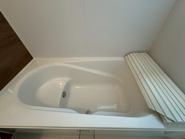 ■■八重瀬町伊覇第２－２号棟（全３棟）の浴室|お風呂で日々の疲れを落としましょう