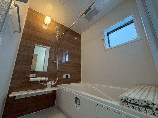 ■■八重瀬町伊覇第２－２号棟（全３棟）の浴室|日々の疲れを癒すお風呂付です