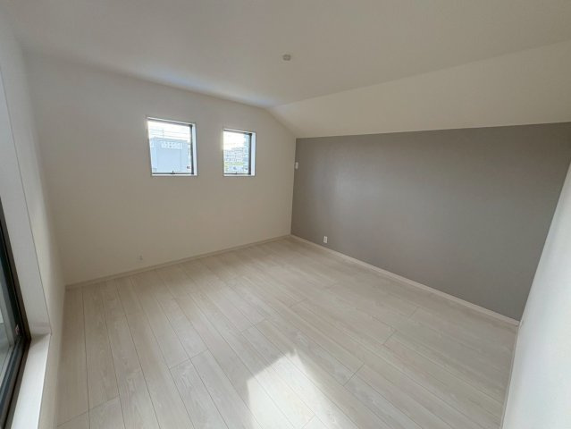 ■■八重瀬町伊覇第２－２号棟（全３棟）の洋室|コンパクトで使いやすい洋室です