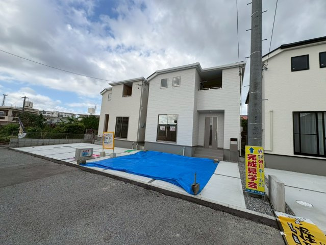 ■■八重瀬町伊覇第２－２号棟（全３棟）の前面道路含む現地写真|前面道路含む現地写真です