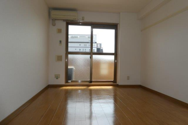 【居間・リビング】 | プラシード倉敷 | 洋室