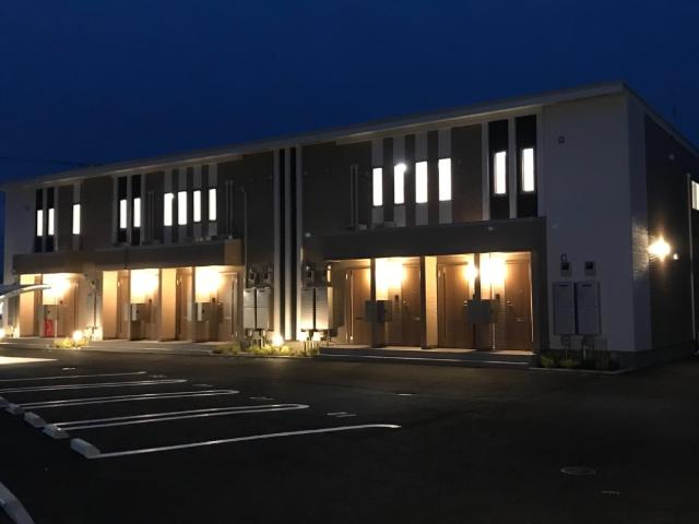 エイト・アヴェニューの外観|外観写真（夜）