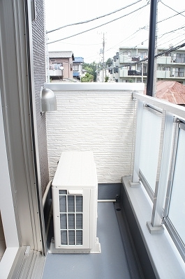 リブリ・ルームス弁天3-Ⅱのバルコニー|外からの目が気にならないバルコニーで洗濯物が干せます