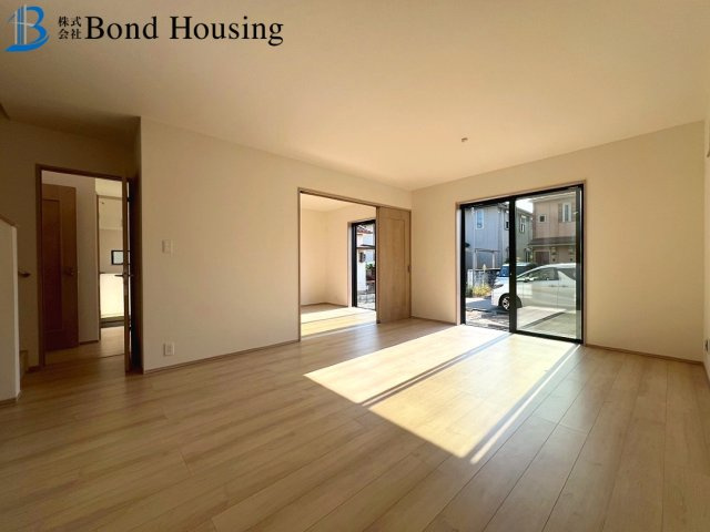 教育施設徒歩５分圏内　沢野2丁目　新築限定1棟の居間・リビング