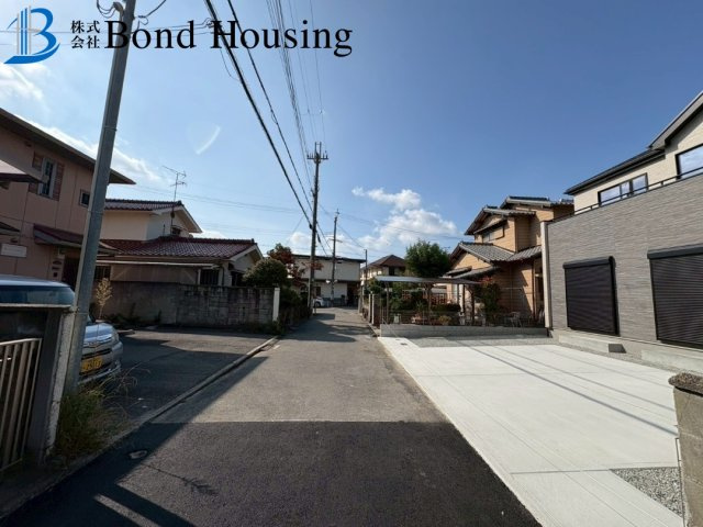 教育施設徒歩５分圏内　沢野2丁目　新築限定1棟の前面道路含む現地写真