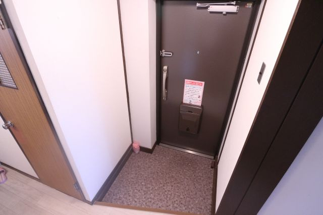 狩口台住宅34号棟の玄関