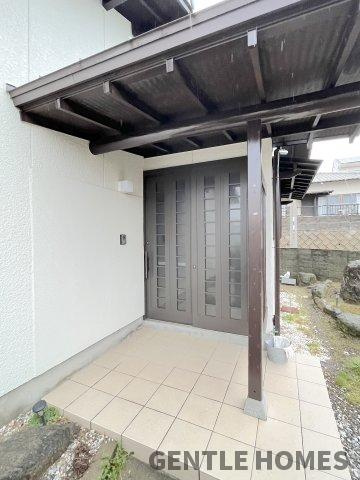 高雄5丁目戸建ての玄関