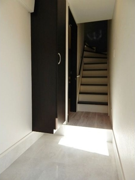 BLUE MOMENTの玄関