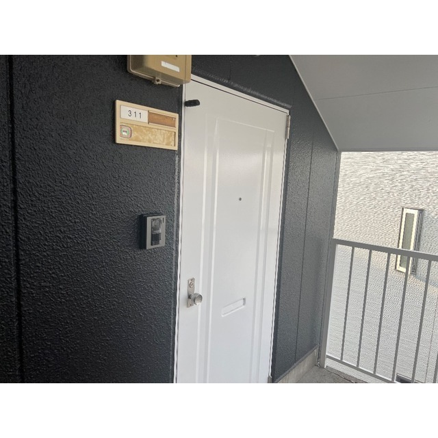 ヒルズ白楽Ⅱの玄関