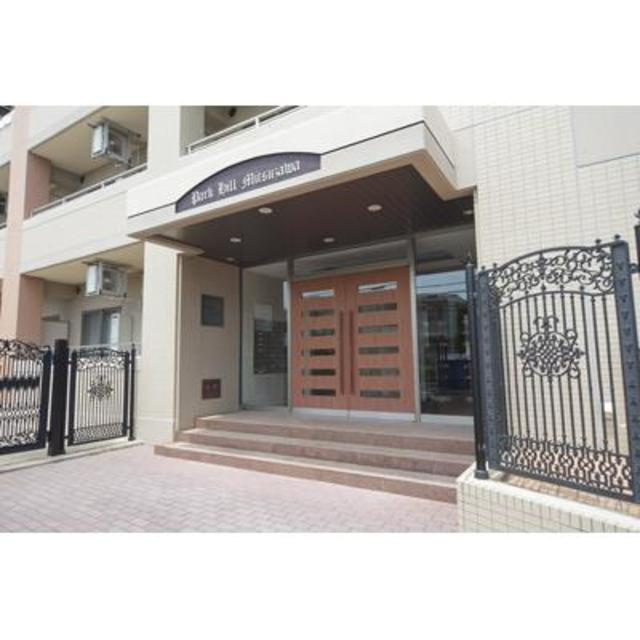 パークヒル三ツ沢のエントランス