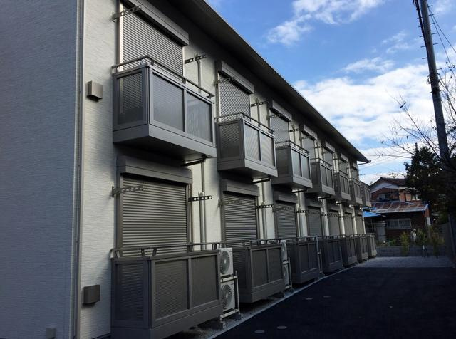 横浜市港北区小机町のアパートの外観