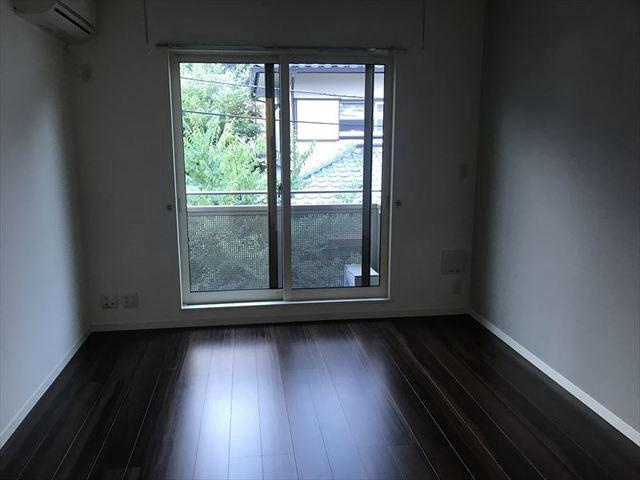 横浜市港北区小机町のアパートの居間・リビング