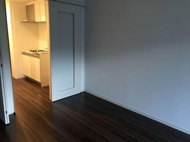 横浜市港北区小机町のアパートの居間・リビング