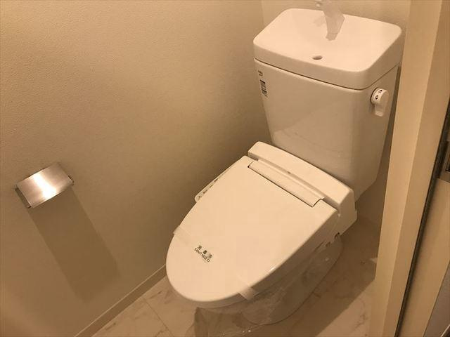 横浜市港北区小机町のアパートのトイレ