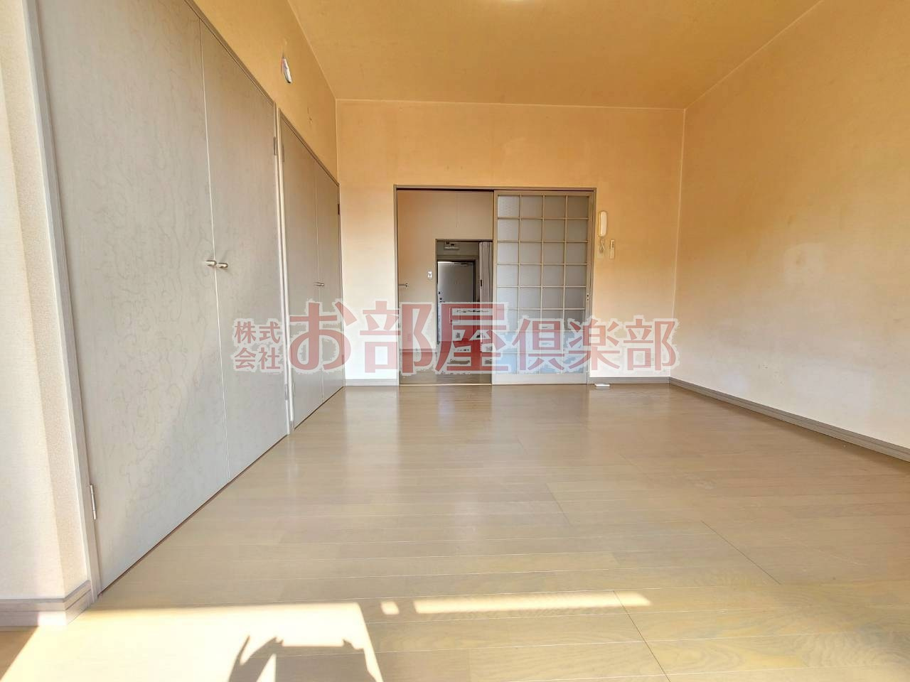 フォレスト小森野の居間・リビング|おしゃれで日当たり良好の居間です