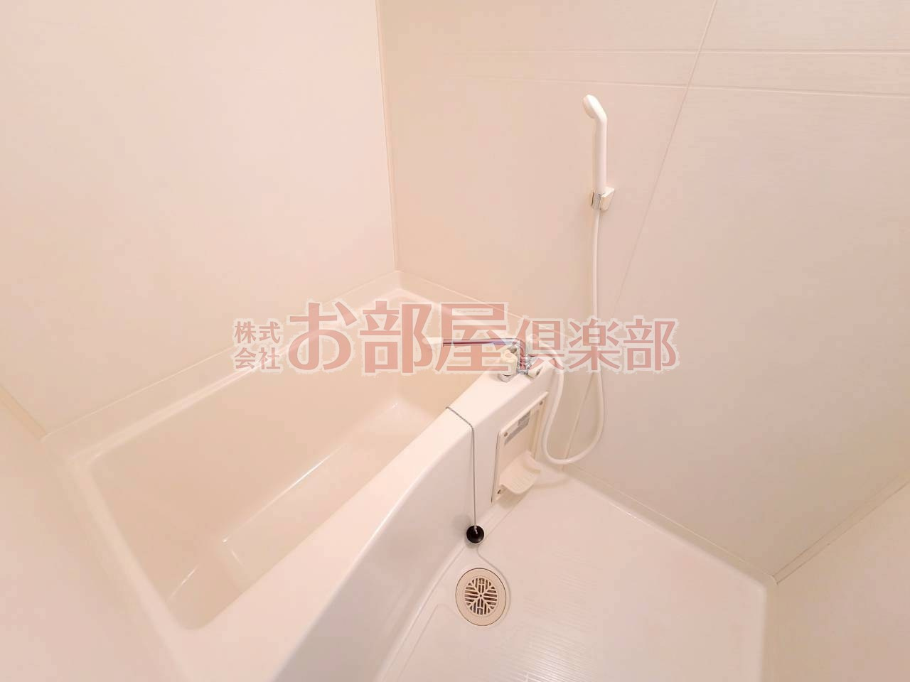 フォレスト小森野の浴室|清潔感のあるお風呂です