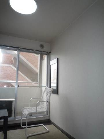 オーク・ビルの洋室