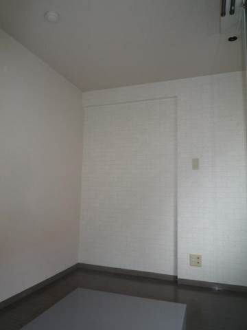 オーク・ビルの洋室